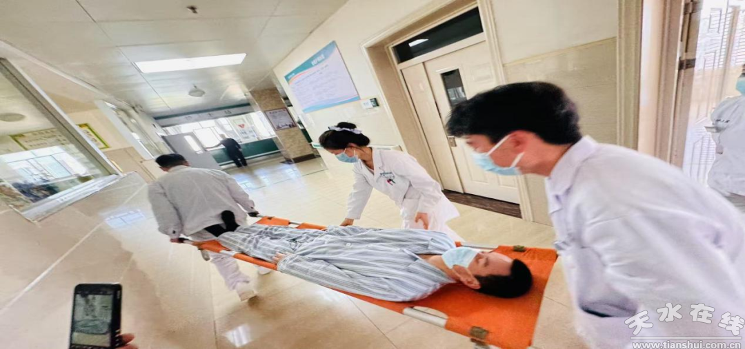 天水市三院开展“抗震应急”专业知识培训及演练(图)(图4)