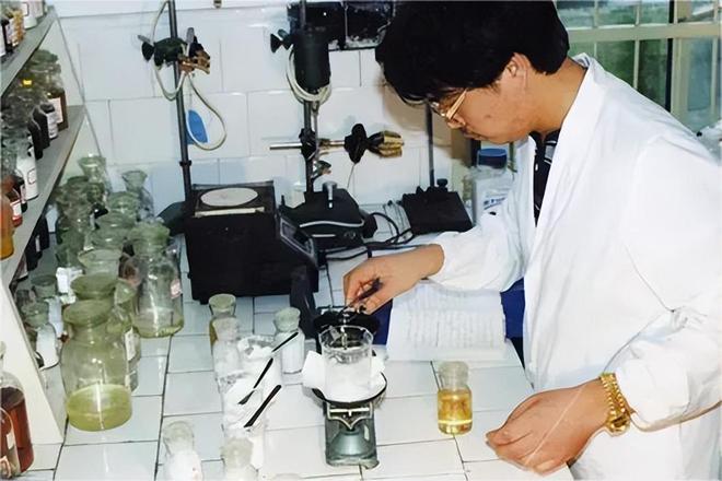 花2000元冤枉钱买了一勺盐浙江父子BWIN却靠它撑起一个千亿帝国(图10)