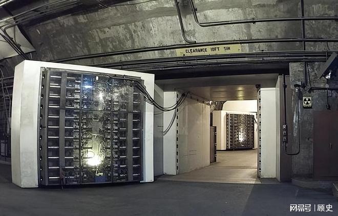 美国总统最后的掩体：藏半山腰1319根弹簧撑起可挡1000万吨核弹(图3)