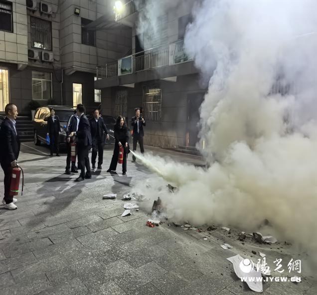 陕西农信安康农商银行开展机关大楼应急逃生演练(图2)