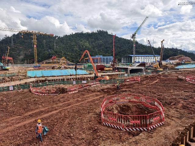 交出幸福答卷丨填补滇西北高铁空白！大理洱海站正在火热建设中(图1)