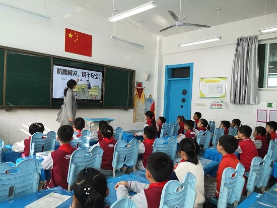 济南高新区科航路学校举办防震减灾教育活动：家校共育加强自我保护(图1)