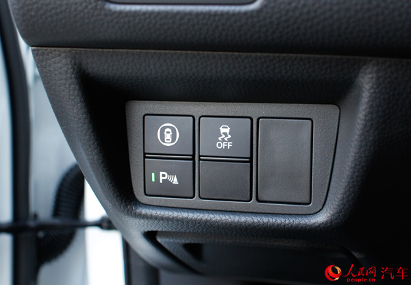 20 万级“杀疯了”！奥迪 E5 Sportback：辅助驾驶 + quattro + 星钻光幕(图1)