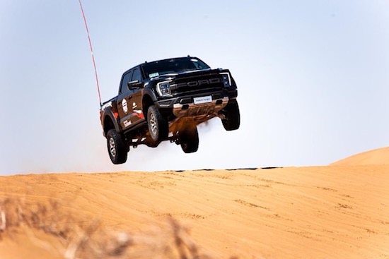 阳光财险必赢网址高管团队调整2025年业绩亮眼但合规承压(图1)