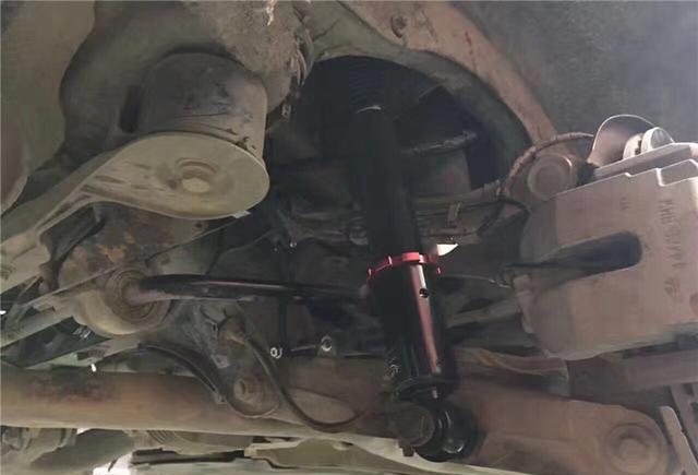 弹簧减震器是一种弹性支撑元件(图1)