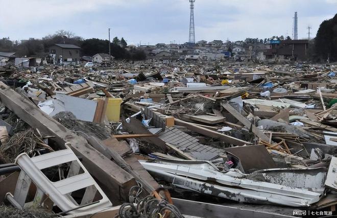 福岛核电站遭遇91级地震引发海啸导致核反应堆受损(图6)