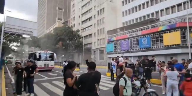 委内瑞拉地震遇难人数可能过万全国进入紧急状态(图2)