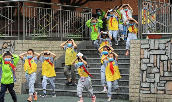 必赢中国地震应急措施主题班会PPT课件pptx(图1)